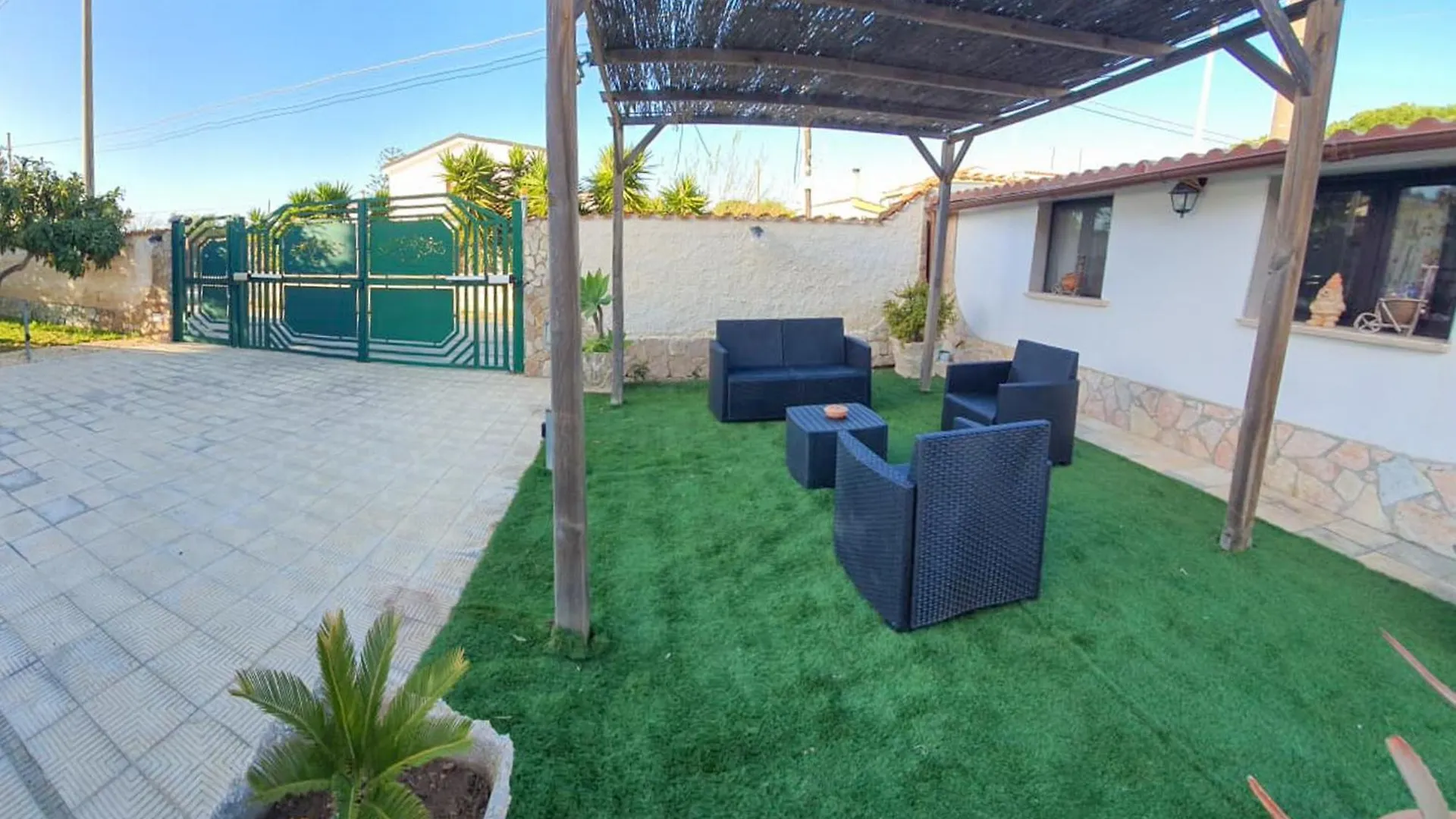 La Terrazza - 150M Dal Mare - Ampia Terrazza Privata+Area Relax Lejlighed Arenella  0*, Arenella (Syracuse)